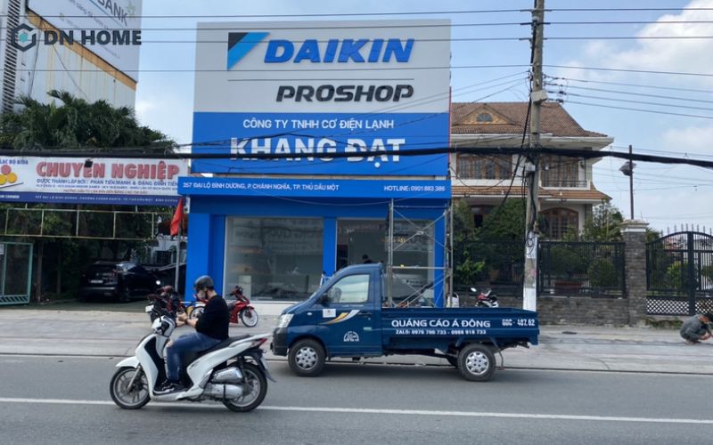 Bảng hiệu cửa hàng điện lạnh bằng bạt hiflex đẹp