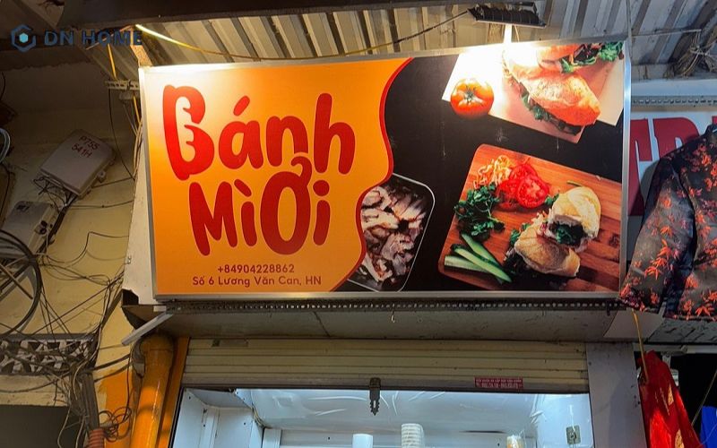 Mẫu bảng hiệu bánh mì bạt hiflex với hình ảnh món ăn đẹp mắt, sống động