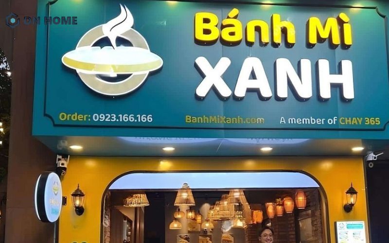 Mẫu bảng hiệu bánh mì với thiết kế đẹp mắt, sử dụng chữ nổi kết hợp đèn LED