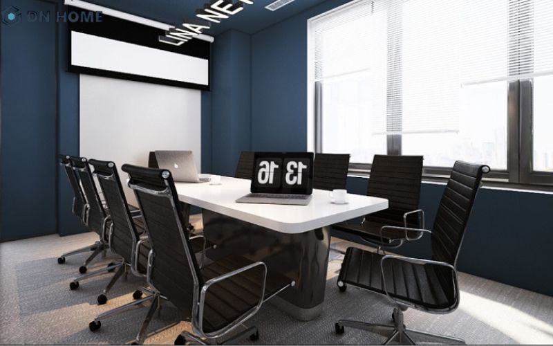 Phòng họp riêng tư được bố trí thêm cửa sổ lớn giúp tạo sự thông thoáng và rộng rãi hơn cho căn phòng