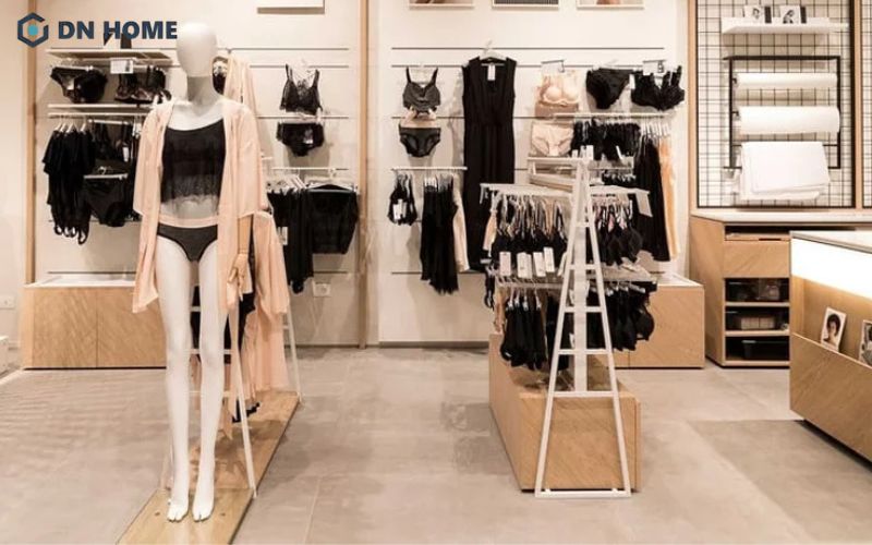 Ưu tiên lựa chọn nội thất đa năng và có mẫu mã đồng bộ với phong cách kiến trúc của shop đồ lót