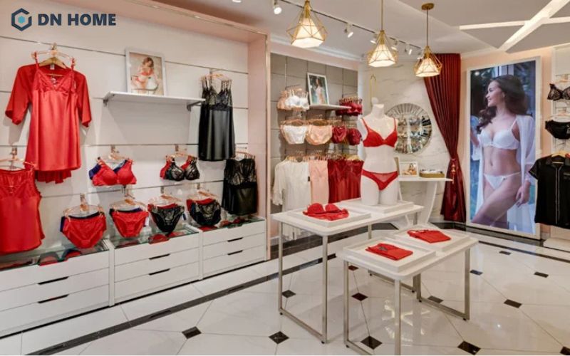 Mẫu thiết kế shop đồ lót theo phong cách sang trọng với hệ thống đèn vàng dịu nhẹ