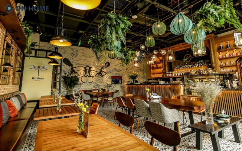 Có rất nhiều câu chuyện khác nhau xoay quanh nguồn gốc thật sự của mô hình nhà hàng Bistro