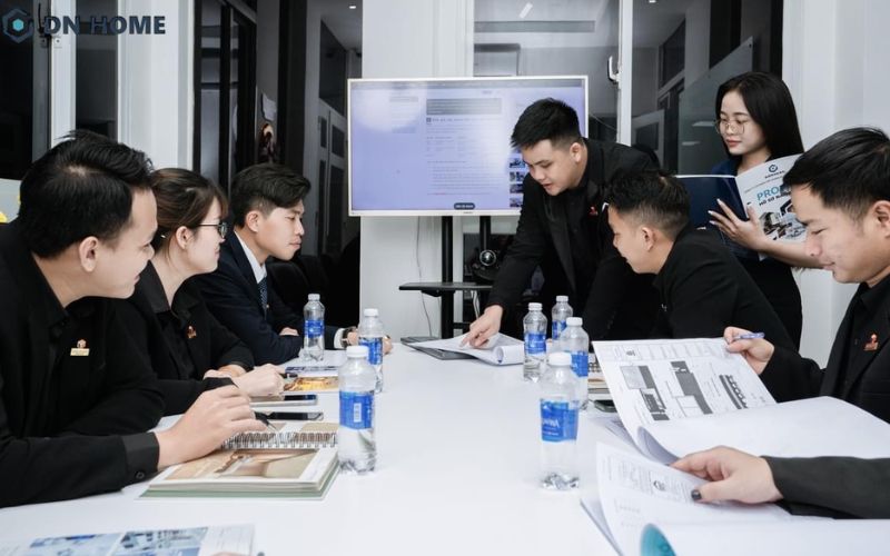 Quy trình thi công nội thất được thực hiện chặt chẽ nhằm đảm bảo chất lượng và tiến độ công trình