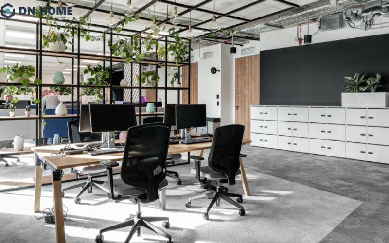 Không gian làm việc bên trong văn phòng UPC Polska thiết kế mở, tạo cảm giác thoải mái và kích thích sáng tạo