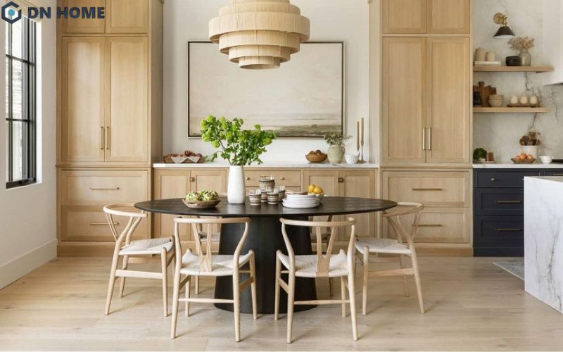 Thiết kế phòng ăn phong cách Bắc Âu sử dụng nội thất có thiết kế đơn giản, tạo cảm giác ấm cúng và gần gũi