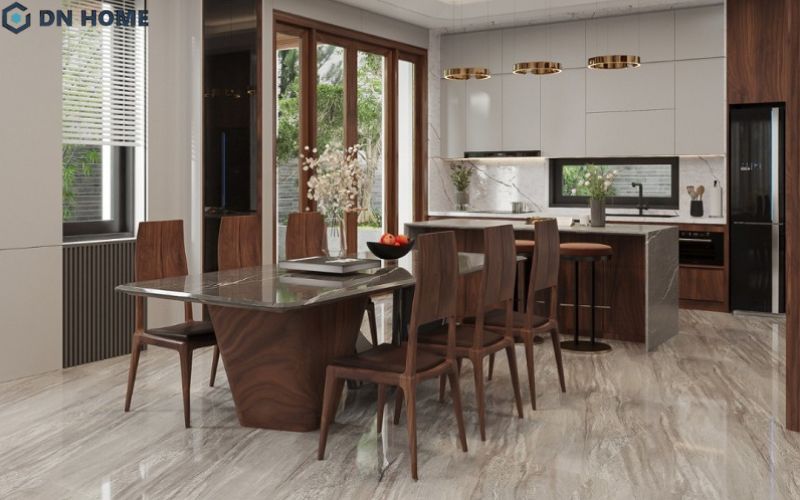 Phòng ăn nhà cấp 4 sử dụng vật liệu gỗ tự nhiên, giúp tăng tính thẩm mỹ và sự ấm cúng cho không gian sum họp