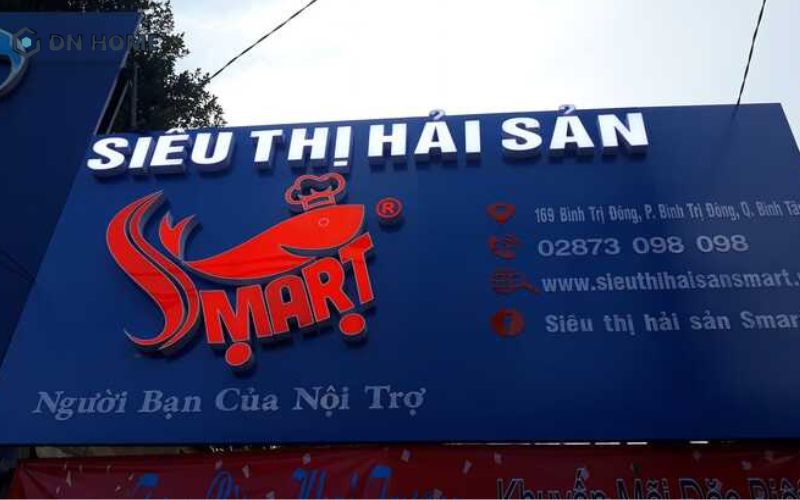 Bảng hiệu Alu thường được sử dụng phổ biến tại các cửa hàng ven biển