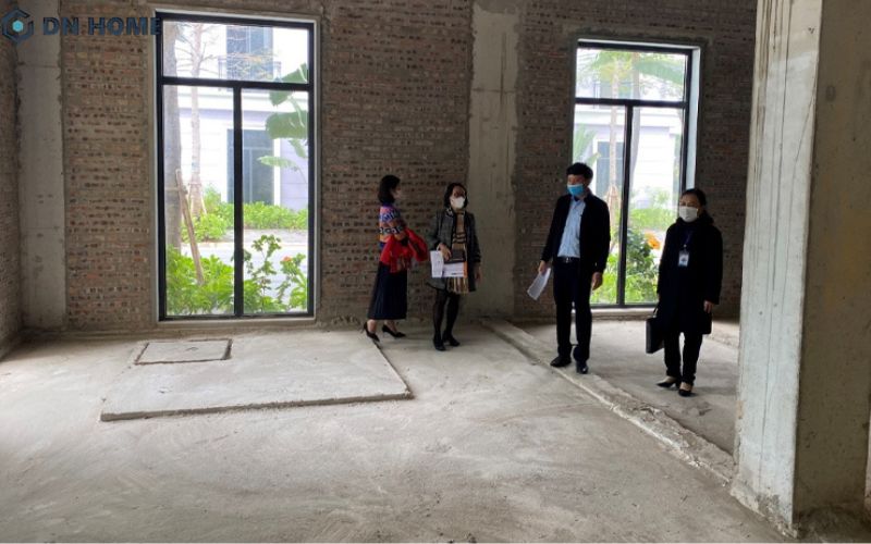 Khảo sát hiện trạng mặt bằng là bước tiên quyết để tính toán bậc cầu thang hợp lý, chuẩn xác