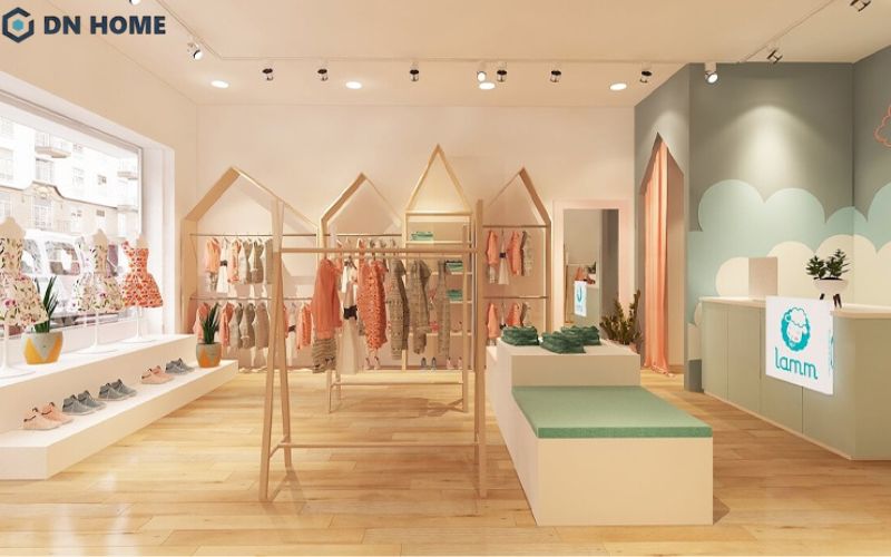 Ưu tiên thiết kế shop quần áo trẻ em theo không gian mở, hạn chế tối đa sử dụng nhiều vách ngăn