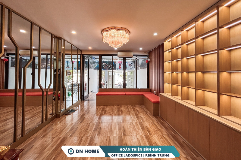 Không gian sảnh văn phòng LADOSPICE được cải tạo hướng đến sự sang trọng, chuyên nghiệp