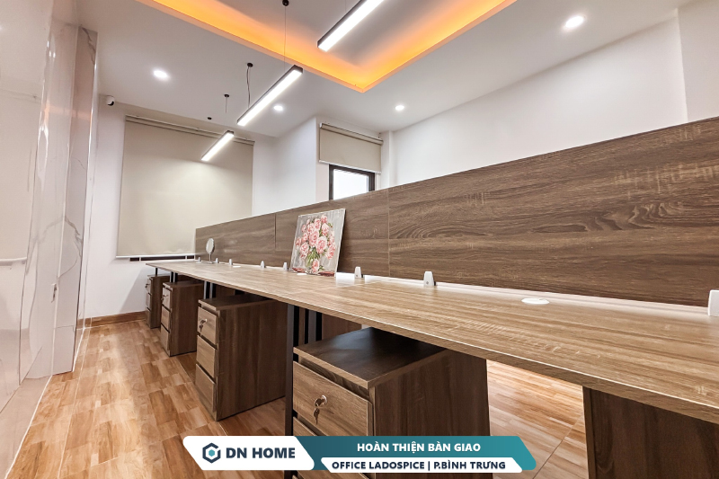 Bàn làm việc dạng module giúp tối ưu diện tích văn phòng LADOSPICE