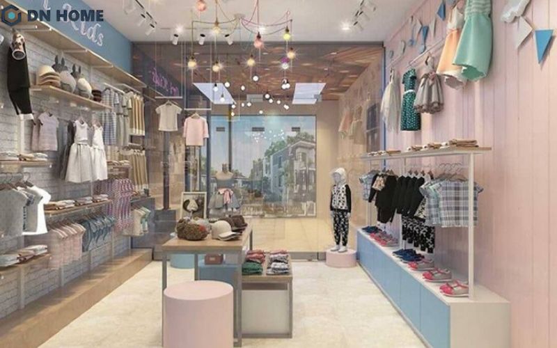 Shop quần áo trẻ em diện tích nhỏ cần lựa chọn các đường nét tối giản và linh hoạt trong bố trí