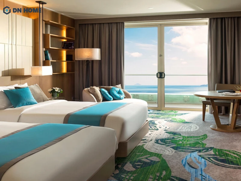 Khách sạn 5 sao ưu tiên vật liệu cao cấp và thiết bị hiện đại để đảm bảo tính thẩm mỹ, độ bền và chất lượng trải nghiệm lâu dài