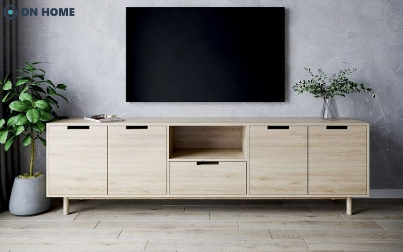Mẫu kệ tivi đặt sàn thiết kế đơn giản, tích hợp không gian lưu trữ các vật dụng khác một cách kín đáo