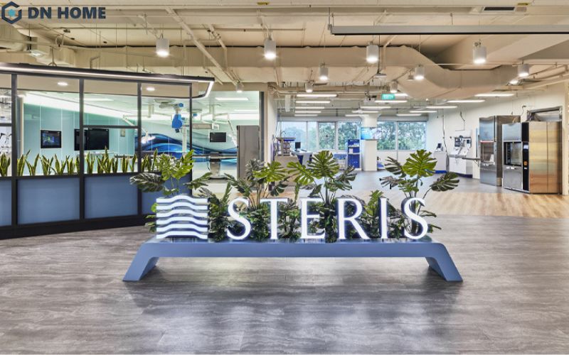Không gian sảnh tiếp đón văn phòng công ty dược phẩm thiết kế chuyên nghiệp