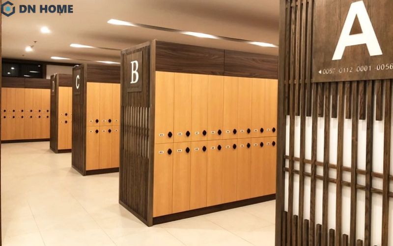 Locker spa nên được lau chùi định kỳ nhằm tránh để tủ có mùi hôi, ẩm mốc gây khó chịu cho khách hàng