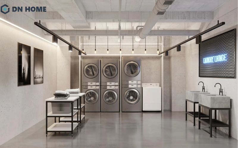 Sự kết hợp hài hoà giữa hệ thống chiếu sáng và vật liệu kim loại sáng bóng, tạo nên cảm giác sạch sẽ, chuyên nghiệp