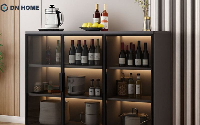 Mẫu tủ rượu mini cho căn hộ chung cư thiết kế đơn giản, tích hợp ngăn đựng các vật dụng khác