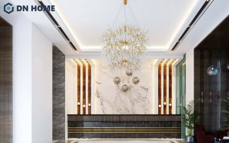 Sảnh lễ tân trong khách sạn mini được bố trí gọn gàng, tạo cảm giác rộng rãi và chuyên nghiệp