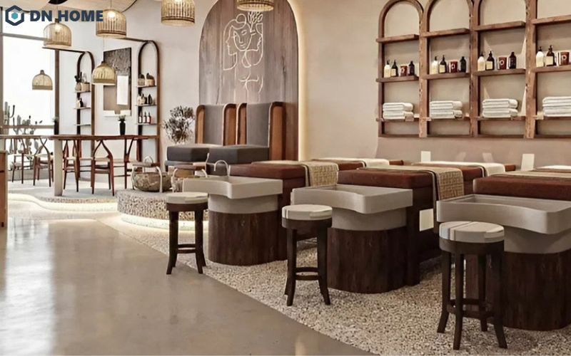 Ánh sáng tự nhiên cùng thiết kế mở giúp spa nhà ống trộng rộng thoáng hơn