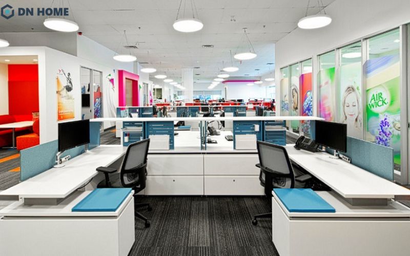 Đường nét thiết kế tinh gọn giúp không gian làm việc trở nên chuyên nghiệp