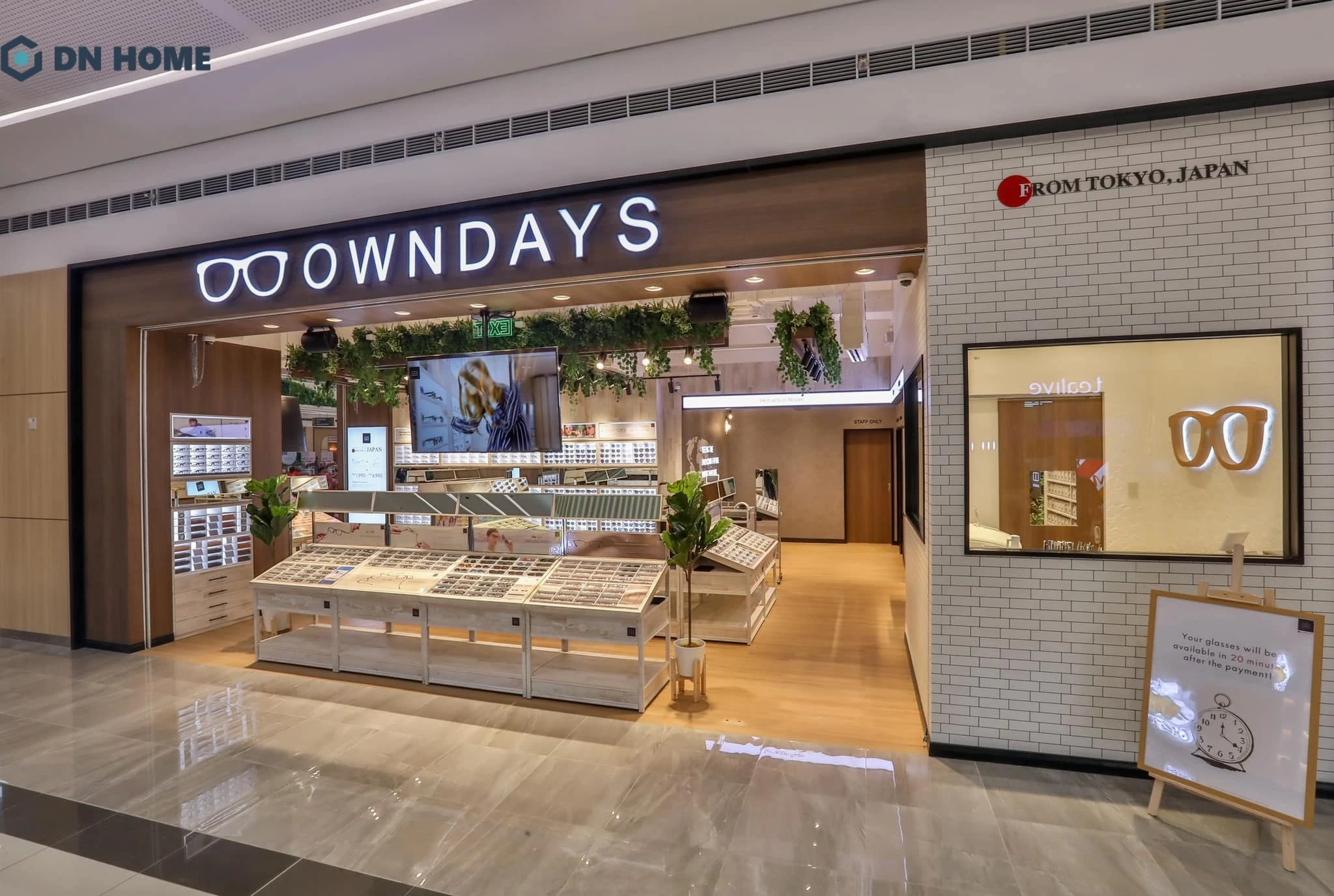 Biển hiệu mắt kính mica kết hợp đèn LED nổi bật