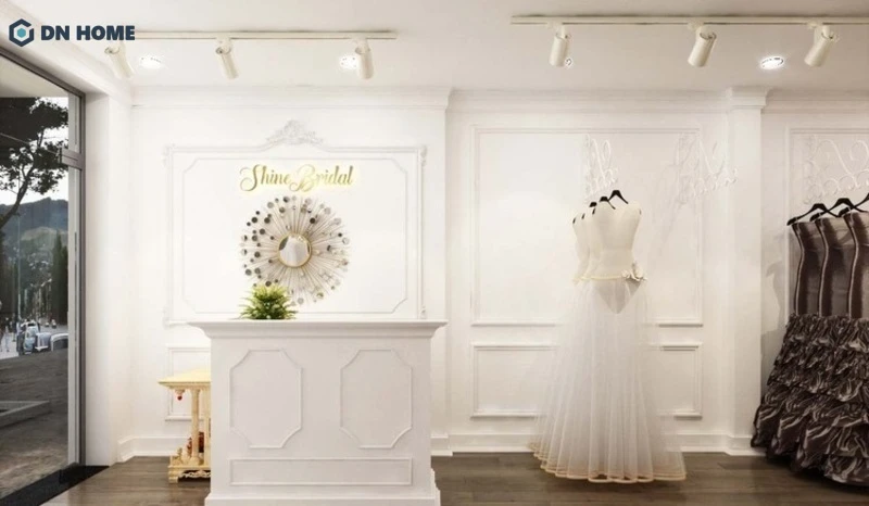 Khu vực quầy lễ tân được trang trí đường nét đơn giản, tinh tế