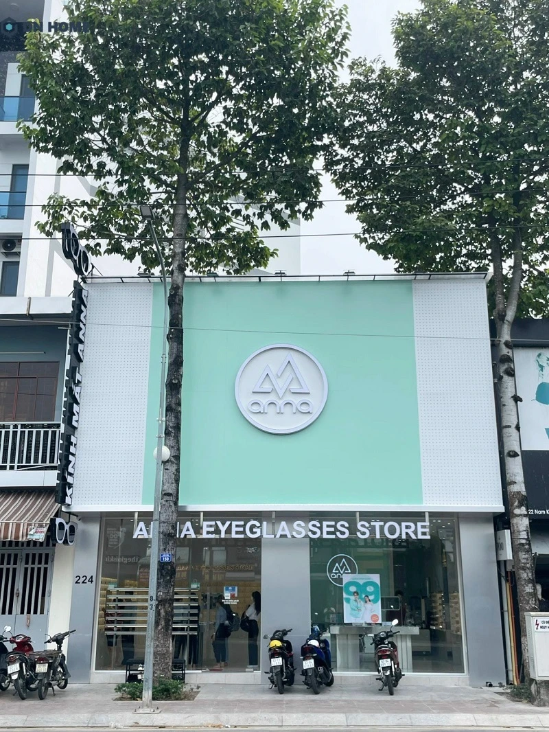 Mẫu biển hiệu mắt kính thiết kế đơn giản nhưng vẫn thể hiện được sự chuyên nghiệp của thương hiệu