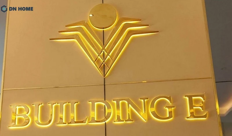 Bảng hiệu inox mạ vàng giúp nâng tầm sự đẳng cấp của thương hiệu