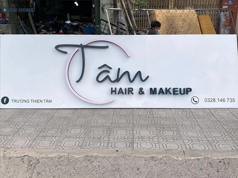 Mẫu bảng hiệu thiết kế đơn giản nhưng vẫn đủ để khách hàng ghi nhớ