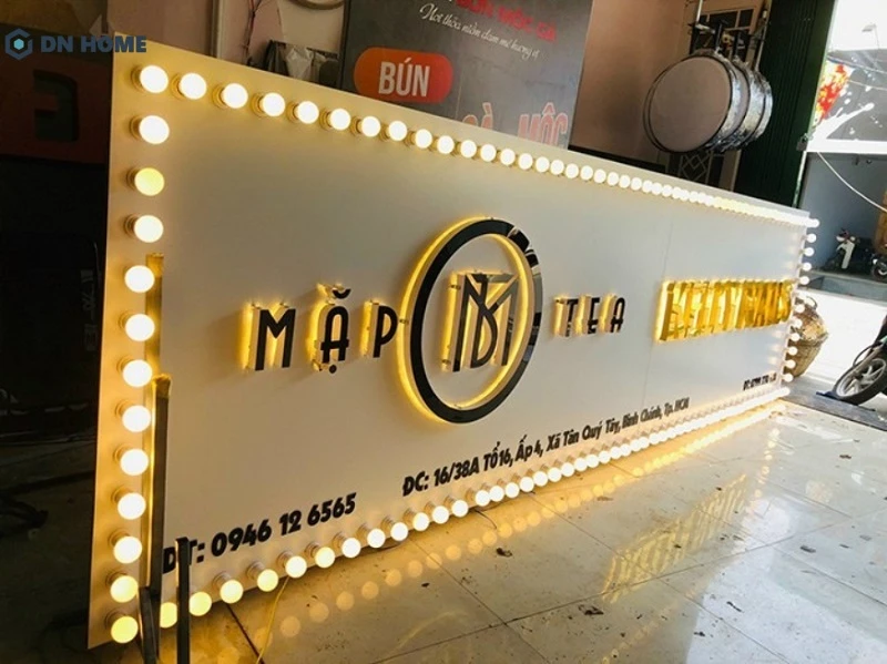 Màu sắc nên được lựa chọn đồng bộ với phong cách thương hiệu, tránh sử dụng quá nhiều tông màu gây rối mắt hoặc làm giảm tính thẩm mỹ