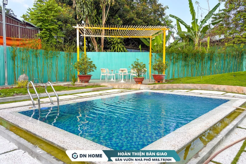 Khu Pergola bố trí cạnh hồ bơi là không gian thư giãn, nghỉ ngơi lý tưởng cho cả gia đình