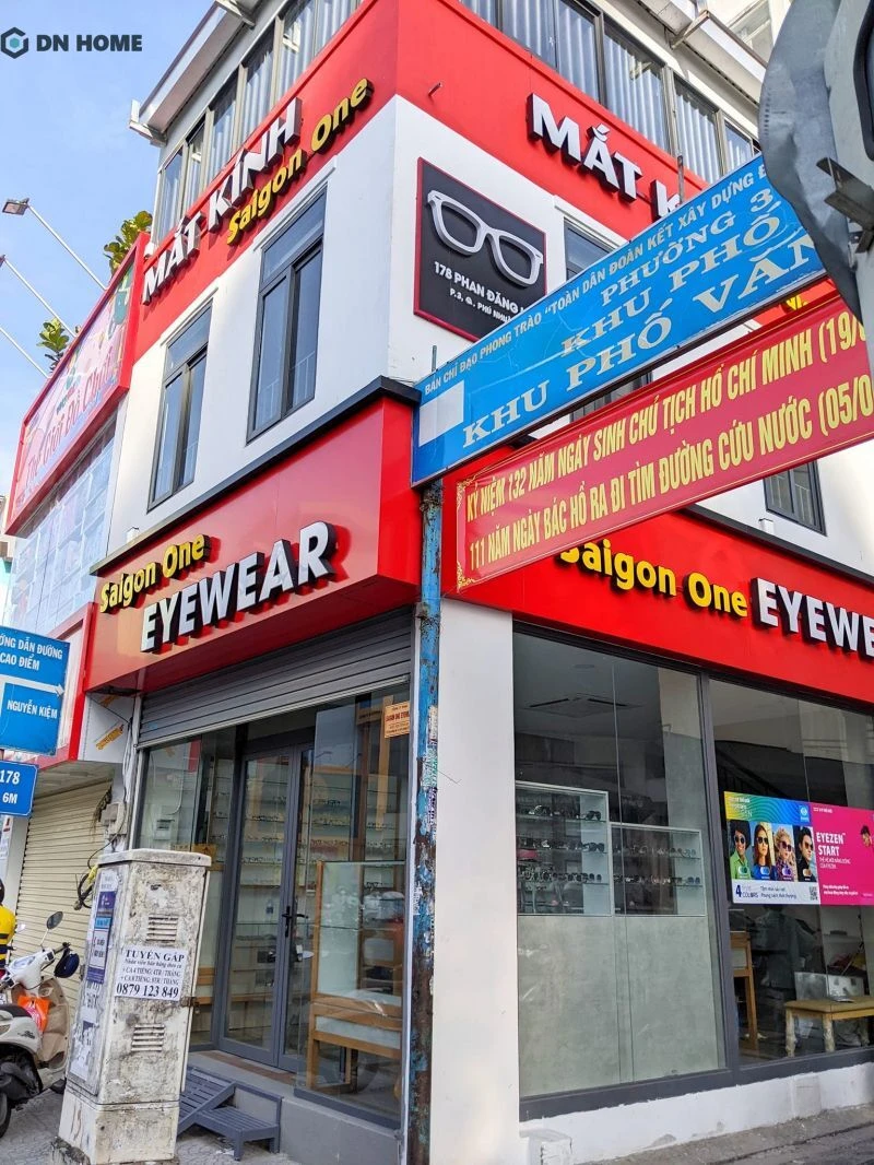 Bảng hiệu mắt kính làm từ vật liệu alu