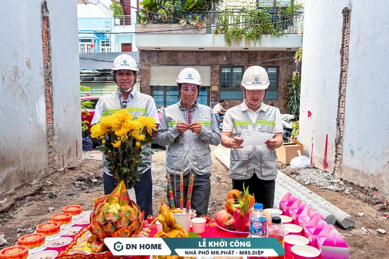 Buổi lễ khởi công nhà phố Mr.Phát - Mrs.Diệp được diễn ra trong không khí trang trọng, phấn khởi