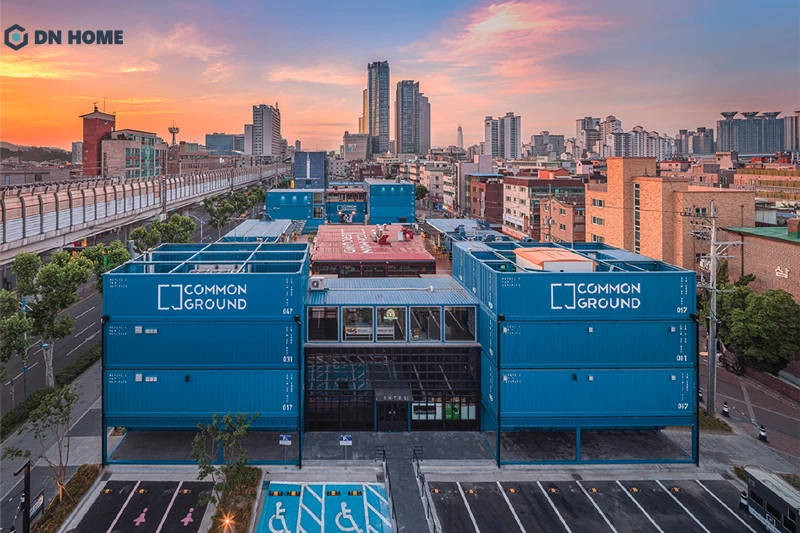 Trung tâm thương mại bằng container là thiết kế vô cùng ấn tượng, dễ dàng thu hút khách hàng