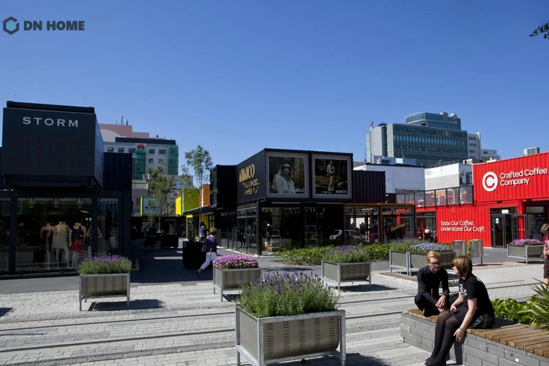 Mẫu trung tâm thương mại từ container được thiết kế độc đáo với đa dạng màu sắc