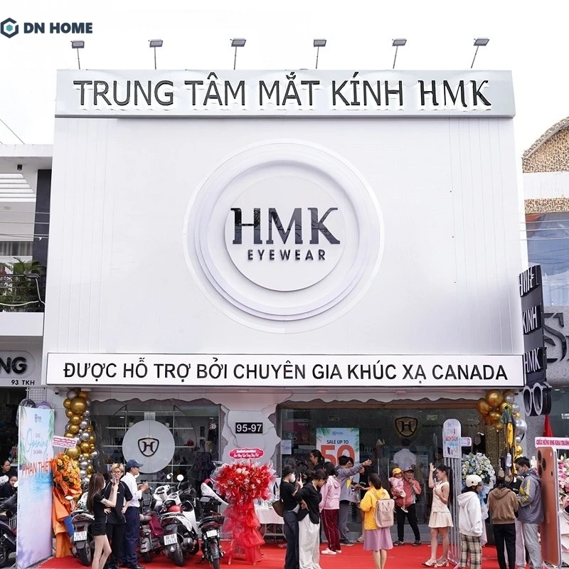 Bảng hiệu mắt kính thiết kế đẹp, chỉn chu