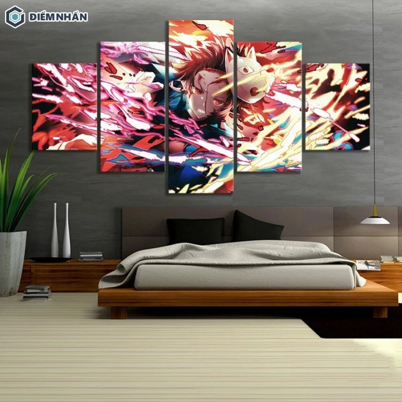 Tranh ảnh đầy màu sắc trang trí phòng ngủ của cô nàng thêm lãng mạn và cuốn hút