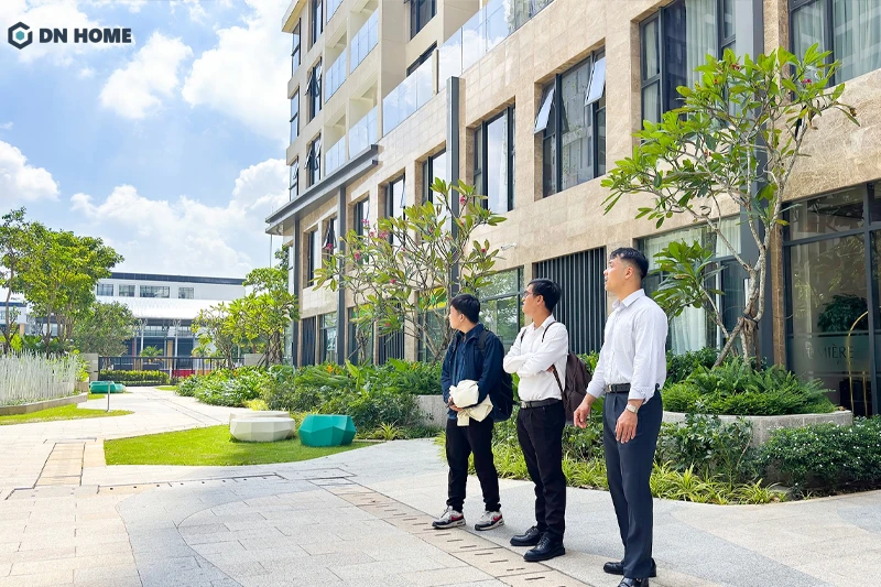 Khảo sát hiện trạng thực tế là bước tiên quyết trong quy trình thiết kế không gian cảnh quan