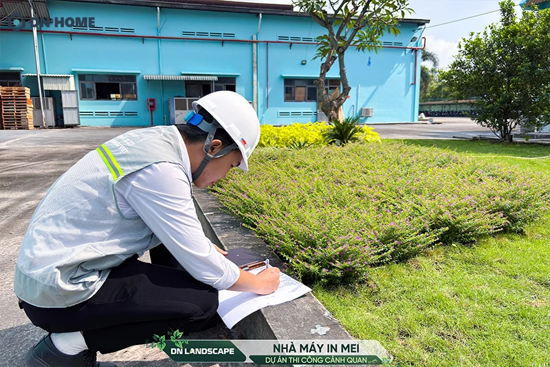 DN Landscape tiến hành nghiệm thu kỹ lưỡng trước khi bàn giao dự án thi công cảnh quan nhà máy IN ME!