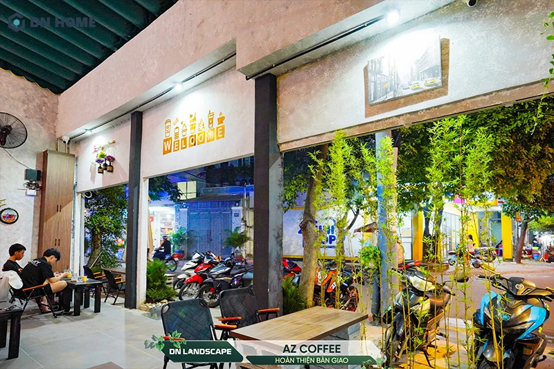 Từ trong quán nhìn ra vẫn có điểm nhấn thu hút thị giác