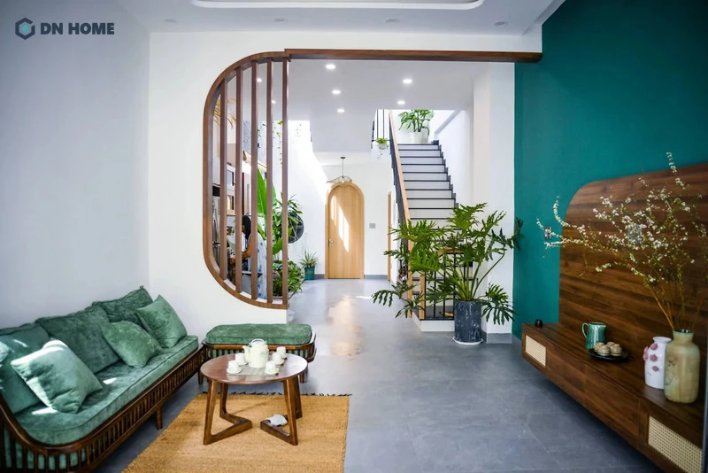 Không gian phòng khách của nhà ống theo hướng tối giản triệt để