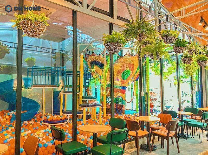 Không gian quán cafe ở những khu vui chơi giải trí nhộn nhịp