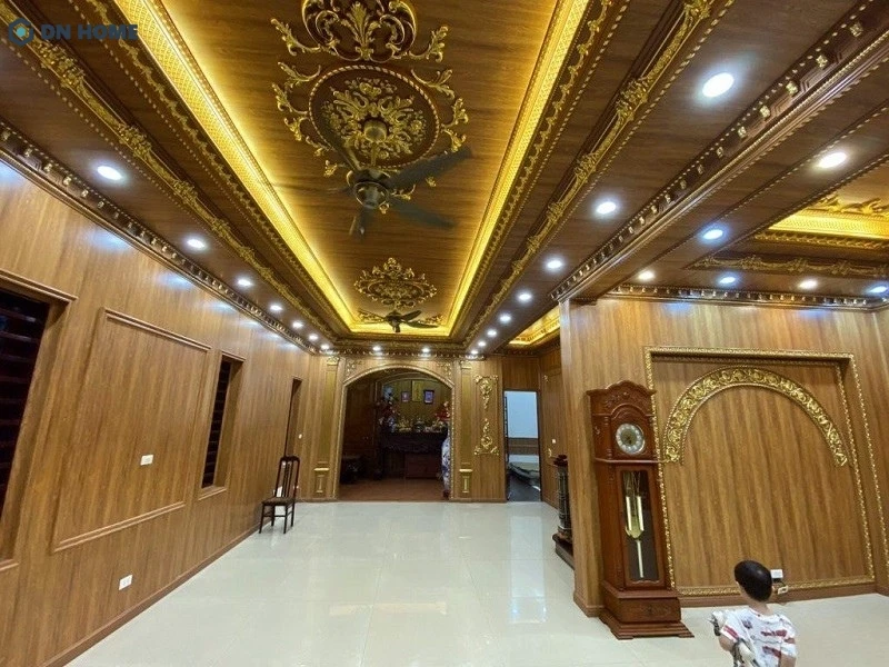 Các phong cách thiết kế trần nhựa không gian phòng khách rất đa dạng, bạn có thể lựa chọn sao cho hài hoà với không gian tổng thể