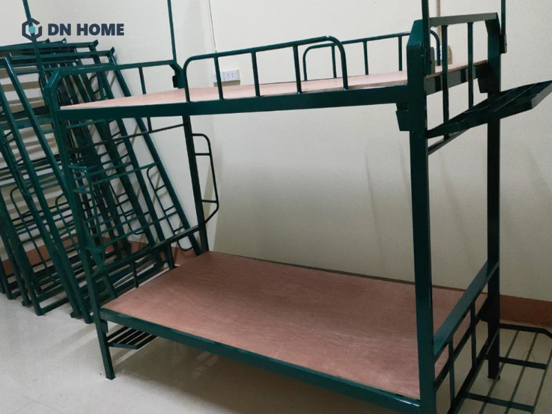 Giường tầng quân đội bằng sắt với kích thước tiêu chuẩn, kết cấu chắc chắn