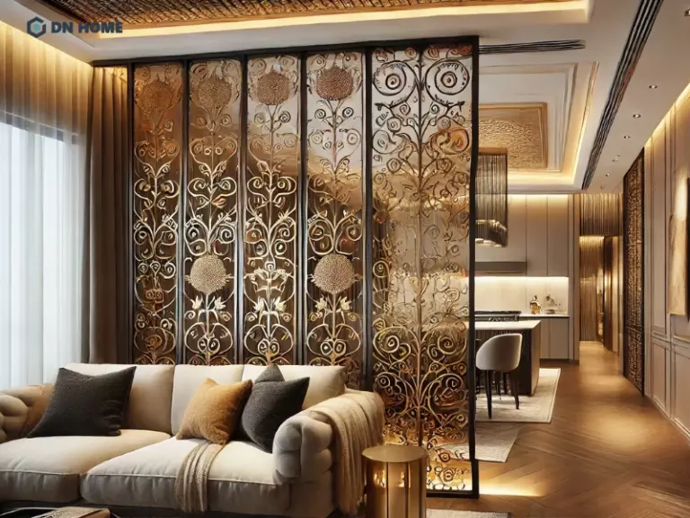 Thiết kế vách ngăn bằng sắt với các đường nét chắc chắn kết hợp hoa văn tinh xảo, giúp tạo điểm nhấn cho không gian nhà ở