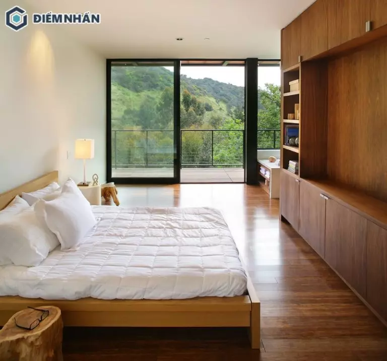 Mẫu phòng ngủ 20m2 kết hợp nội thất gỗ mang đến sự ấm áp và sang trọng