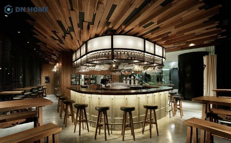 Kích thước chiều cao mặt ngoài quầy bar thường là 1,2m