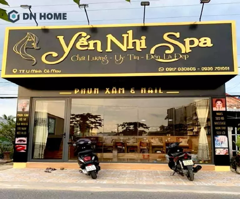 Lựa chọn bộ màu nền đen chữ nổi vàng tạo điểm nhấn thu hút